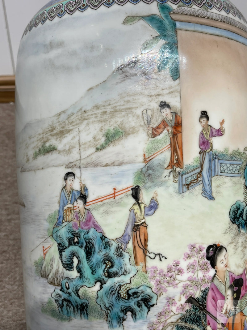 民国 熊晓峰画粉彩金陵十二钗纹大灯笼瓶 - 图6